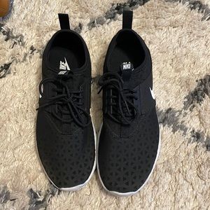 Black Nike shoes